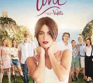 Plakat for filmen Tini - El Gran Cambio de Violetta med skuespillerinden Martina Stoessel i forgrunden